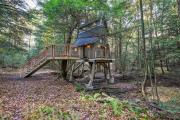 Peaceful Pines Treehouse
