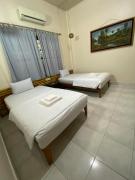 Ecran Riverfront Guesthouse