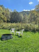 Secluded Cabin on Red Haven Farm