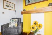 2-Bedroom Stylish, Cosy & Bright Cottage, Pet Friendly, Sleeps 5, Titchfield Village - by Blue Puffin Stays