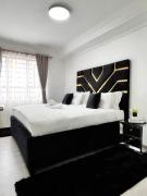 Lux Suites Gold Park Apartments