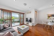 Hidden in New Farm ~ 1 Bed1 Bath 1 CarViews!