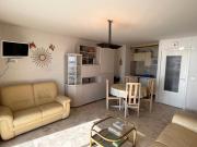 Appartement T2 avec balcon et vue mer, 1er étage, ascenseur, TV, cuisine équipée - FR-1-197-466