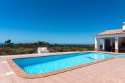 Moradia com piscina e vista Mar