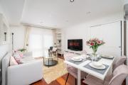Stylish Deluxe 2BR Duplex - Free Parking - Near Canary Wharf
