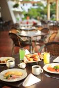Costa Club Punta Arena - Desayuno buffet incluido