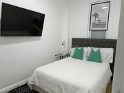 Lovely Room 1Min Walk to Station with 55Inch TV