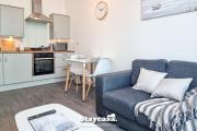 Bright & Central Apt - with Great Transport Links
