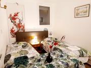 3 private rooms shared flat in a villa at Sceaux 600m RER B direct to Notre-Dame