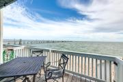 Pier and Pool Access Bayfront Rockport Escape!