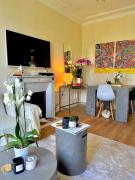 2-Bed Room Cosy Apartment - Central Location