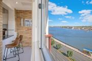 The Hillside at Hamilton - A Fresh Riverfront Abode