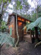 Cabana Lara, com lareira e muito estilo.