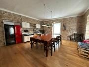 multifunkcionalan prostran stan