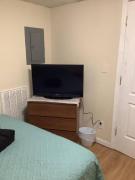 Cozy Apt near BU, Lourdes, UHS