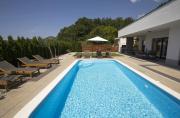 Holiday Home EB with Heated Pool