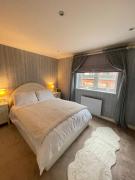 Chic 1BD Flat - 10 Minutes to Victoria Park!