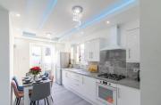 Open Mind Property - 6 Luxury Bedrooms with Free Parking Open Mind Property - 6 Luxury Bedrooms with Free Parking