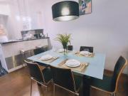 On Paseo de la Reforma, great location, luxurious, pool, gym