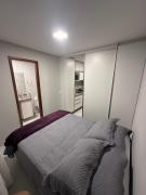 Flat - Boa Viagem para até 5 pessoas, andar ALTO vista Mar, Piscina, Wifi 500Mbps,