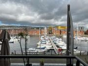 Water Front APT Walk to the Beach & City Centre