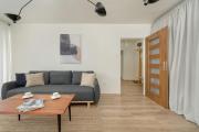 Charming Apartment Trzebnicka by Renters