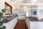 Top Blueys Beach