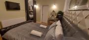 OLIVE TREE - 2 Master bedroom (sleeps 6)