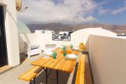 Top Famara