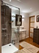 Chambre de charme au coeur du vieux Valence -Confort & Calme