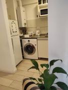 Excelente departamento para 2 personas con balcón a la calle