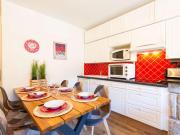 Appartement idéal pour 6 personnes, avec terrase de 24m², proche téléphérique et commerces - FR-1-296-459