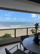 Apto Frente e Vista Inteira Mar em Balneario Camboriu Deslumbrante e Aconchegante