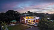 Malibu Villa by Hill Staytion