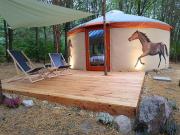 Jurta Na Skraju Lasu