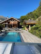 Chalet savoyard dexception avec piscine chauffée