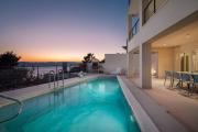 Modern Villa Maris - with heated pool & sea view Modern Villa Maris - with heated pool & sea view
