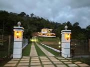 Casa luxuosa nas montanhas