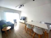 Depto. 3 ambientes, ideal familias, muy luminoso.