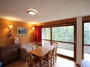 Appartement confortable proche des pistes à Chamrousse - FR-1-549-135