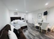 Lovely Sherman Oaks Studio