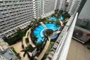 Tropical Balcony Pool View, 14th floor, MOA, Netflix, Airport at Shell Residence