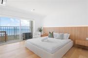 The Coastal - Fully Renovated Beachfront 3 Bedroom unit with Parking & Pool