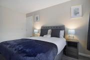 Sleek & Tranquil Corner on Durham Road, Sleeps 4