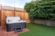 Cotswold holiday let with hot tub - The Old Garage