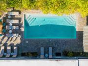 BRIGHT: Tropical Retreat Apartments - Lake Ridge - East Sunrise Blvd