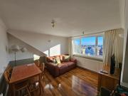 Avondale,2 bed lakeside on the Promenade, free parking & wifi