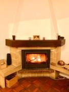 Cheerful villa with fireplace, bath-tub and garden