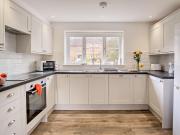 4 Bed in Newport 90251