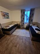 HANDWERKER Living Studio LAURA